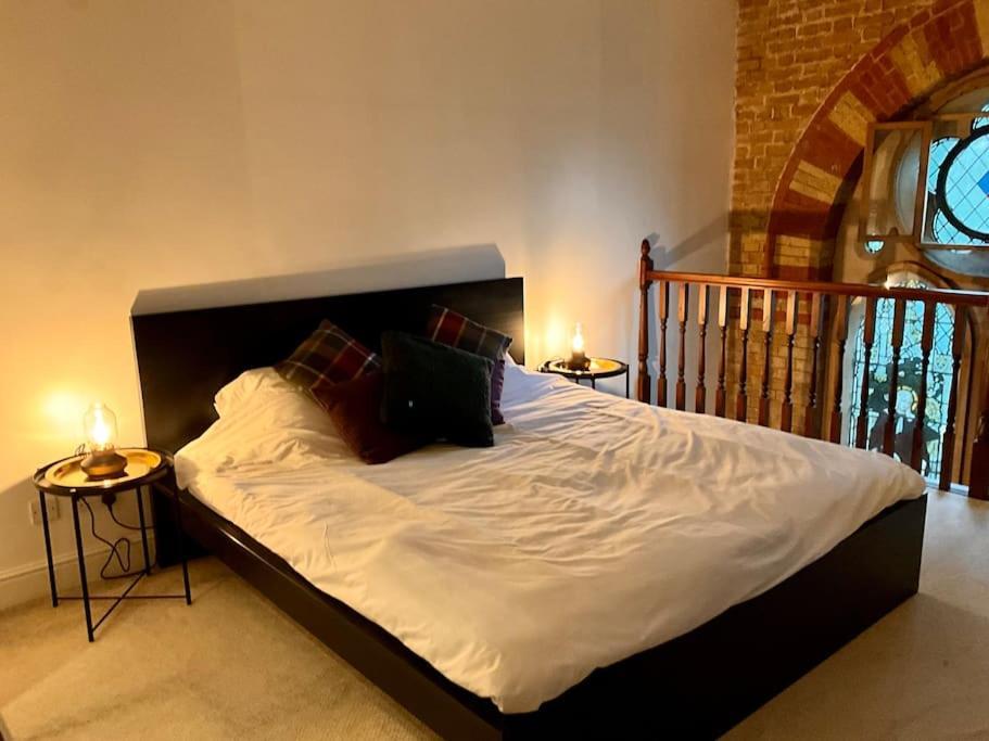 Magical Church Conversion In Watford Apartment *