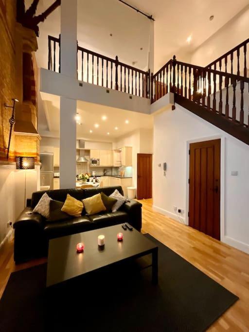 Magical Church Conversion In Watford * Watford (Hertfordshire)