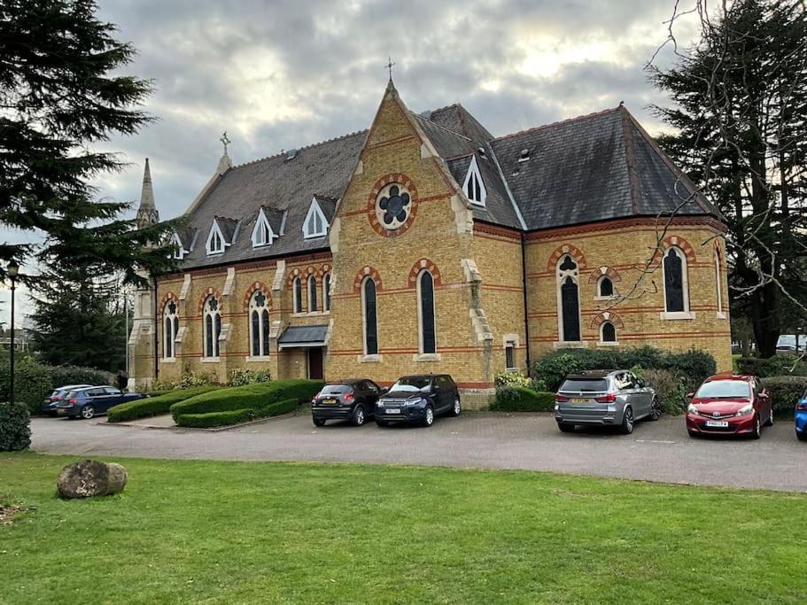 Magical Church Conversion In Watford Watford (Hertfordshire)