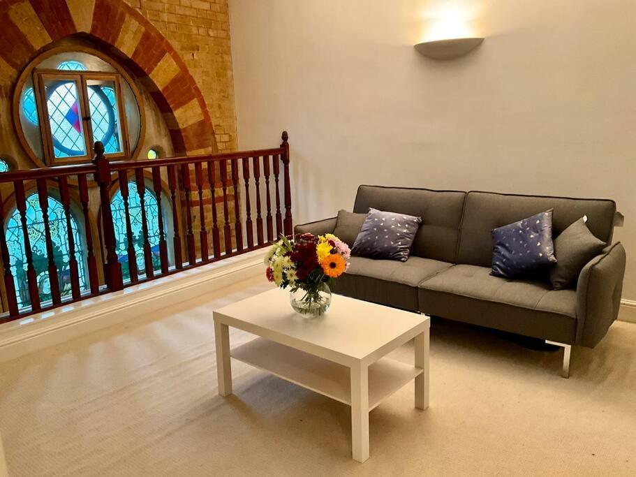 Apartment Magical Church Conversion In Watford *