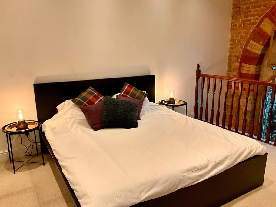 Magical Church Conversion In Watford Apartment *